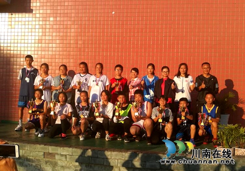 泸州十八中篮球赛&nbsp;燃爆整个校园(图3)