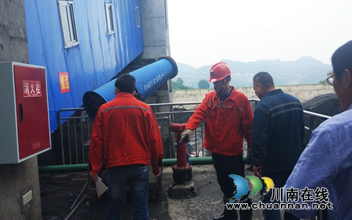 川煤芙蓉威鑫煤业开展“地毯式”安全隐患大排查(图1) 川煤芙蓉威鑫煤业开展“地毯式”安全隐患大排查(图1)