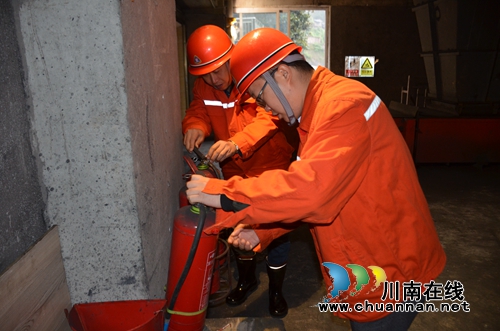 川煤芙蓉威鑫煤业党委多部门联动巡查，为年末安全“加把锁”(图1)