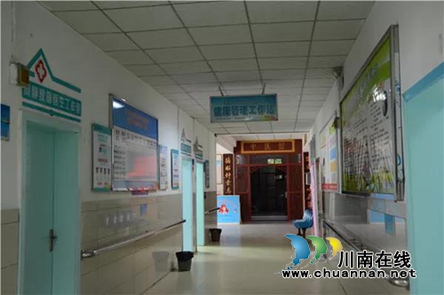 江阳法院把医护人员最关心的法律知识送进医院(图4) 江阳法院把医护人员最关心的法律知识送进医院(图4)