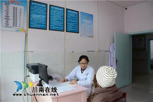 江阳法院把医护人员最关心的法律知识送进医院(图5) 江阳法院把医护人员最关心的法律知识送进医院(图5)