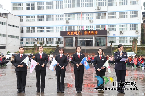 纳溪法院：打造关爱未成年人的独特品牌(图1)