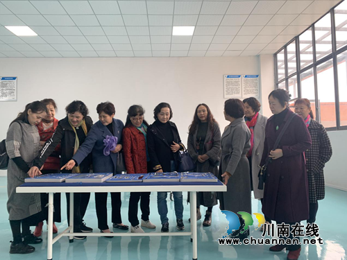 泸州市老年科技工作者协会医学专委会到四川三河职业学院开展义诊活动(图3)