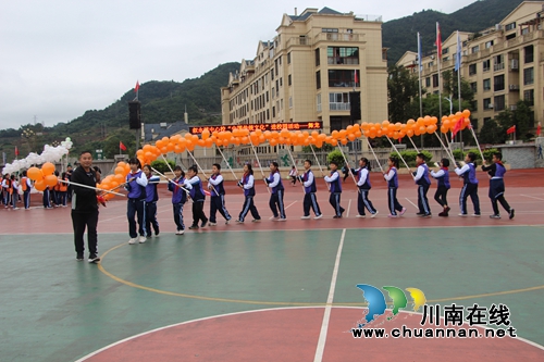 叙永县叙永镇中心校：舞龙运动进校园&nbsp;民族文化薪火传(图5)