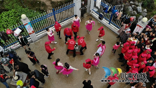 古蔺东新镇：在音乐节中沸腾&nbsp;因产业发展振兴(图7)