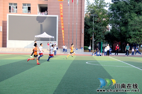 绿荫场上建友谊&nbsp;用足球帮扶起孩子们的体育梦(图1)