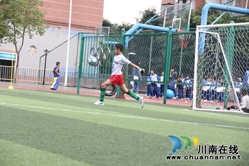 绿荫场上建友谊&nbsp;用足球帮扶起孩子们的体育梦(图3)