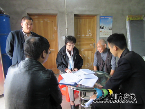 陈佳到泸县潮河镇督导脱贫攻坚工作并开展河长制巡查(图4)