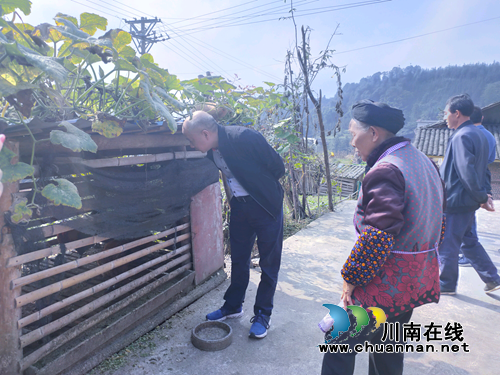 龙马潭区委办公室赴叙永高峰村开展结对帮扶