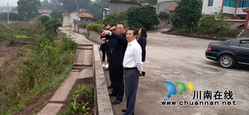颜习林到泸县海潮镇调研人大工作(图1) 颜习林到泸县海潮镇调研人大工作(图1)