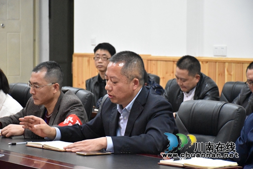 纳溪区教体局领导专题调研护国中学高中工作(图2)