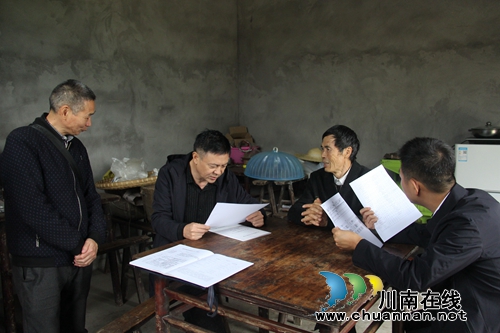 泸县副县长杜作文到云龙镇开展脱贫攻坚入户走访工作(图1)