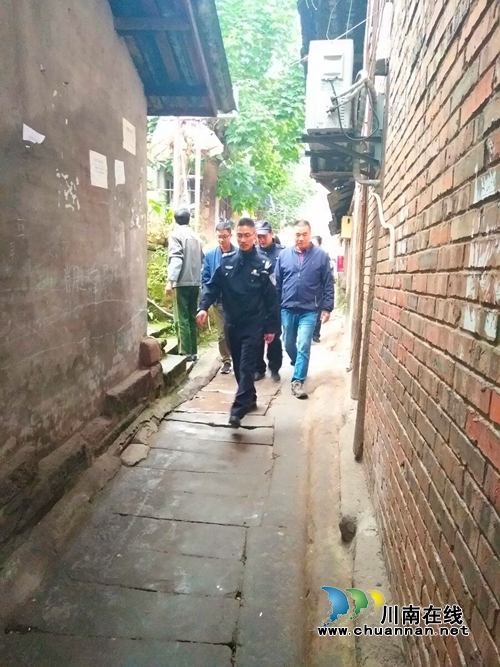 纳溪护国中学开展校园周边安全大检查(图2) 纳溪护国中学开展校园周边安全大检查(图2)