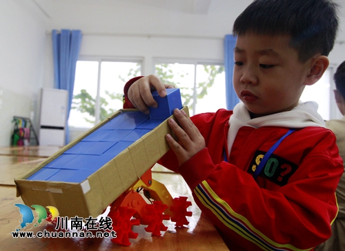 龙马潭区举行青少年极速越障机器人比赛(图6)