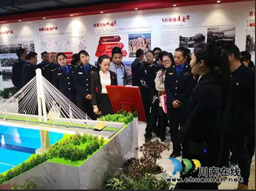 “不忘初心 牢记使命”做好城市形象的护卫者(图2) “不忘初心 牢记使命”做好城市形象的护卫者(图2)