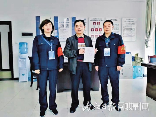 内江：男子脑溢血昏迷不醒&nbsp;“格格”紧急送医(图1)