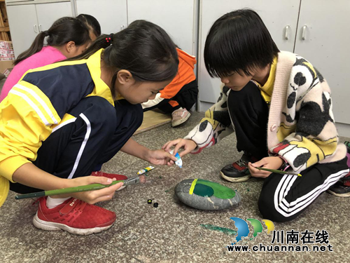 宜宾：课后“趣玩长江石”小学生玩出新花样(图5)