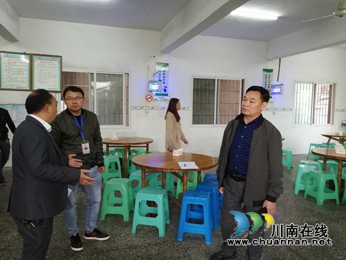 泸县潮河镇开展校园食品安全联合整治行动(图1) 泸县潮河镇开展校园食品安全联合整治行动(图1)