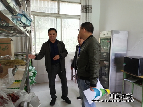 泸县潮河镇开展校园食品安全联合整治行动(图3) 泸县潮河镇开展校园食品安全联合整治行动(图3)