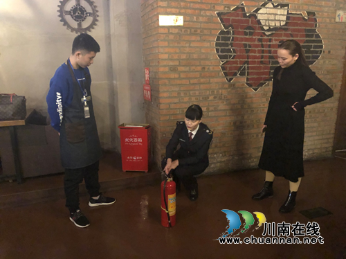 龙马潭区小市街道开展文化娱乐场所专项检查(图1) 龙马潭区小市街道开展文化娱乐场所专项检查(图1)