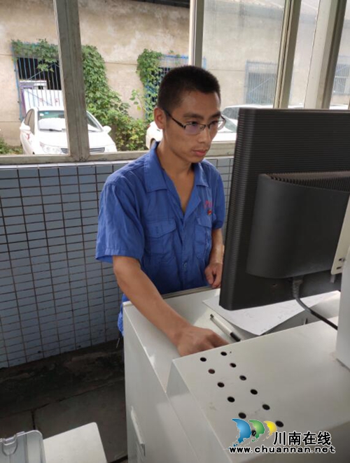 80后党员徒手夺刀制暴徒&nbsp;挺身救助乘客(图4)