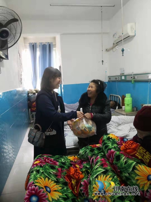 泸县综合行政执法局开展“走服引”主题教育活动(图1)