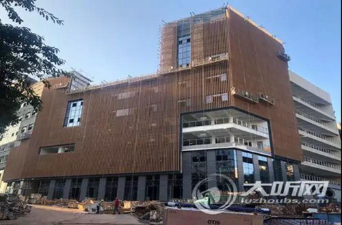 泸州市首个城市景观停车场预计今年年底完工(图1)