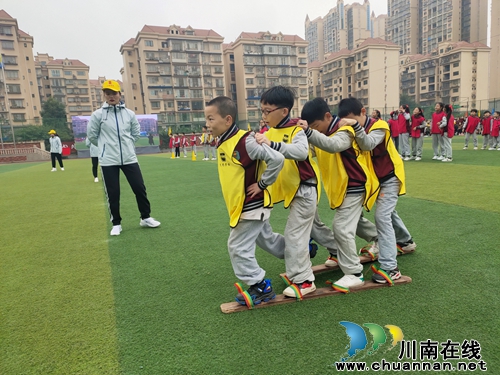 龙马潭区淡思学校举行第二届全员运动会(图6) 龙马潭区淡思学校举行第二届全员运动会(图6)