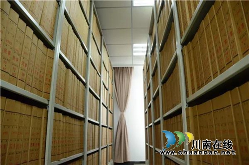 太方便了!江阳法院在窗口建立电子档案查阅室(图6) 太方便了!江阳法院在窗口建立电子档案查阅室(图6)