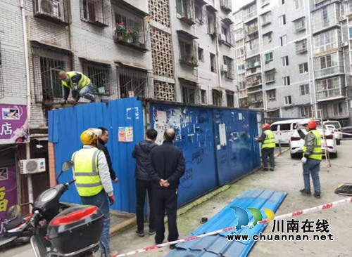 古蔺县综合行政执法局：出重拳拆除违建&nbsp;&nbsp;还市民公共空间(图1)