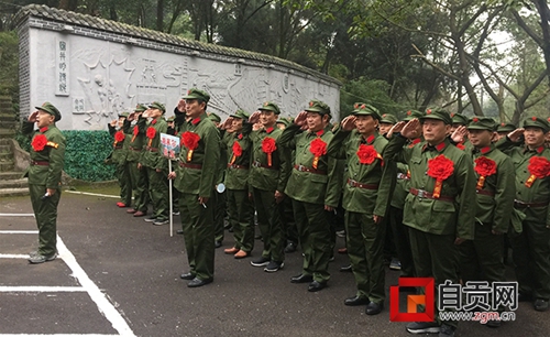 自贡：川南籍帕米尔高原老兵40年再聚首(图2)