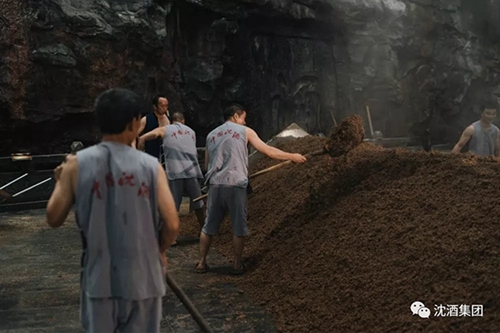 第五届华尊奖影响力中国总评榜 沈酒斩获双奖(图5) 第五届华尊奖影响力中国总评榜 沈酒斩获双奖(图5)