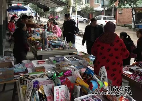 合江民警温情救助：宝贝别哭，蜀黍带你们回家(图4)