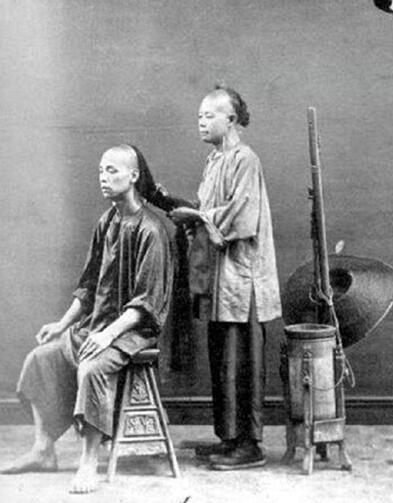 剃头匠：举天下头等大事&nbsp;&nbsp;理人世万缕青丝(图1)