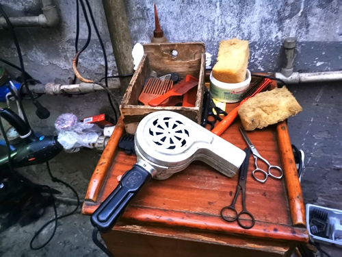 剃头匠：举天下头等大事&nbsp;&nbsp;理人世万缕青丝(图5)