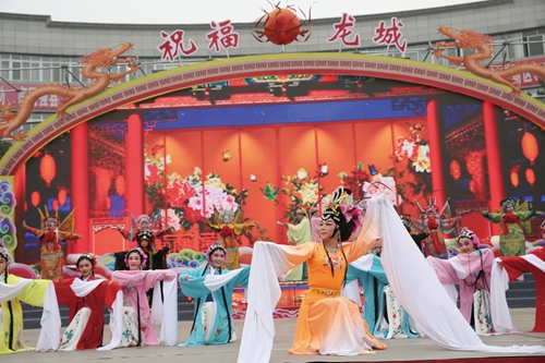 群众点菜丰富文化&nbsp;村民不再是台下客(图1)