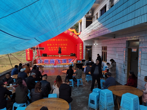 群众点菜丰富文化&nbsp;村民不再是台下客(图2)