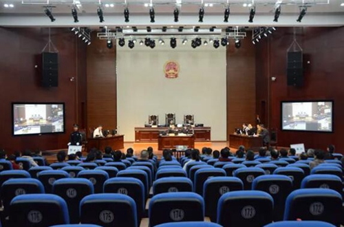 告官见官&nbsp;泸州74位行政机关领导干部现场学法(图1)