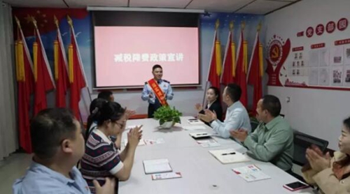 泸州:减税降费惠及重点群体 退役士兵的创业路(图3) 泸州:减税降费惠及重点群体 退役士兵的创业路(图3)