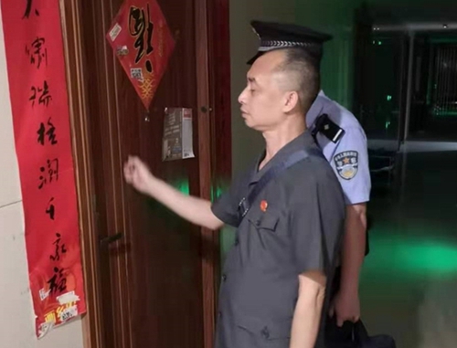 夏天蹲完冬天蹲&nbsp;合江法官四次夜蹲截获“老赖”(图2)