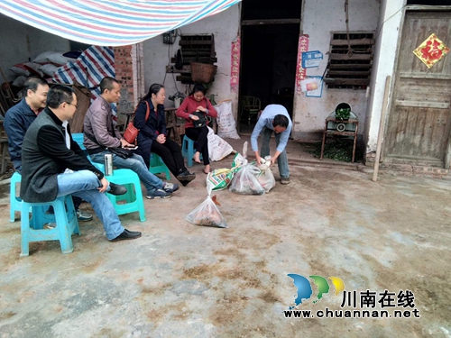 寒冬中&nbsp;纳溪区法院给脱贫户送去一抹温情(图8)