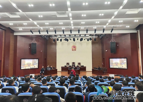 江阳区人民法院开放日&nbsp;学生“零距离”进庭审(图3)