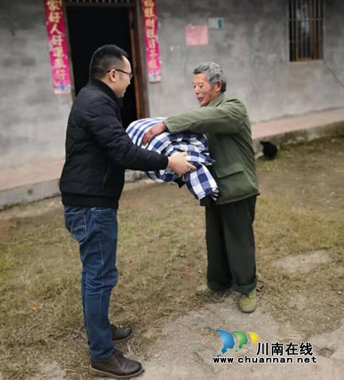 泸县多形势开展全覆盖走访慰问专项行动(图1) 泸县多形势开展全覆盖走访慰问专项行动(图1)