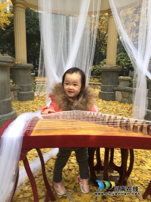 陈大刚:小荷已露尖尖角——外孙女两岁散记(图4) 陈大刚:小荷已露尖尖角——外孙女两岁散记(图4)