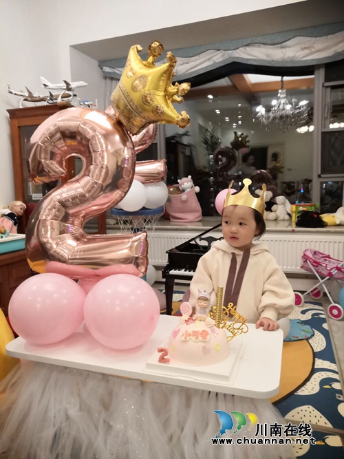 陈大刚:小荷已露尖尖角——外孙女两岁散记(图6) 陈大刚:小荷已露尖尖角——外孙女两岁散记(图6)