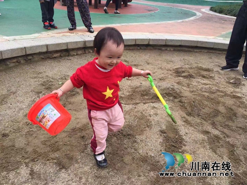 陈大刚:小荷已露尖尖角——外孙女两岁散记(图9) 陈大刚:小荷已露尖尖角——外孙女两岁散记(图9)