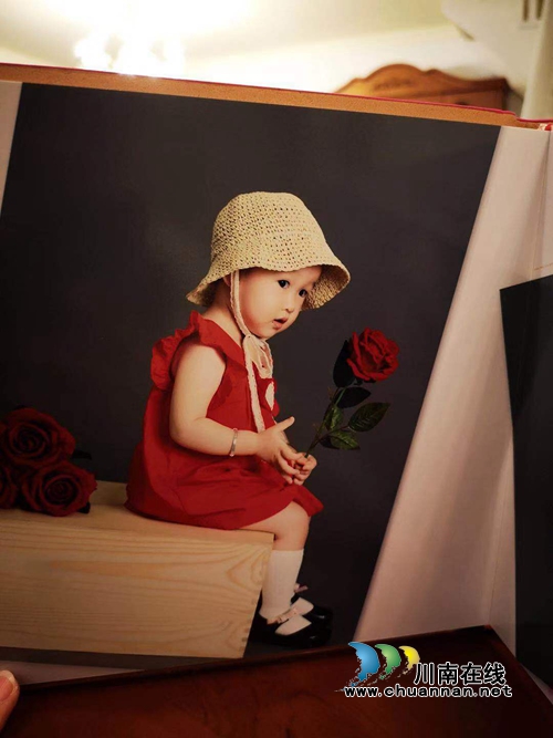 陈大刚:小荷已露尖尖角——外孙女两岁散记(图11) 陈大刚:小荷已露尖尖角——外孙女两岁散记(图11)