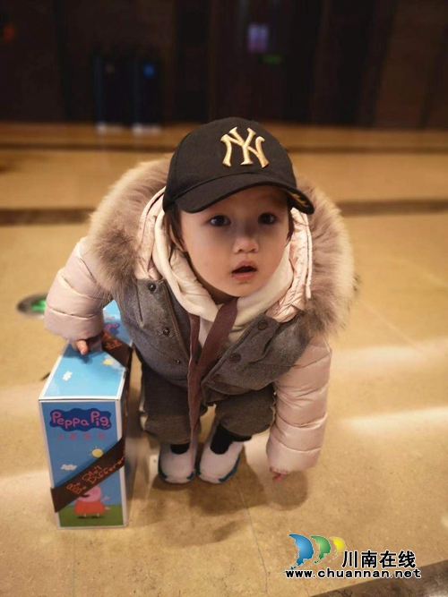 陈大刚:小荷已露尖尖角——外孙女两岁散记(图12) 陈大刚:小荷已露尖尖角——外孙女两岁散记(图12)