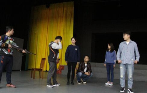 宜宾本土原创话剧《赵一曼在宜宾》即将首演(图1) 宜宾本土原创话剧《赵一曼在宜宾》即将首演(图1)