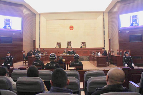 宜宾公开审理一起涉黑案件 唐某华获死刑(图1) 宜宾公开审理一起涉黑案件 唐某华获死刑(图1)